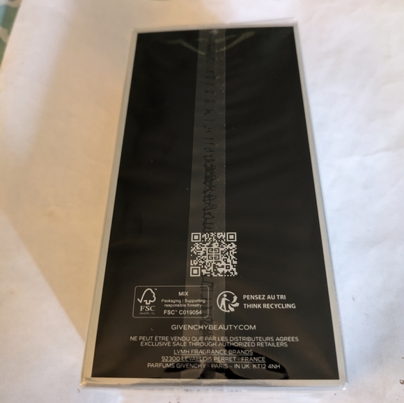 New Givenchy Gentleman reserve privee - Picture 2 of 3